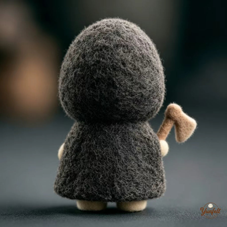 Handmade Wool Felt Little Reaper Figurine – Spooky Halloween Desk Decor Gift