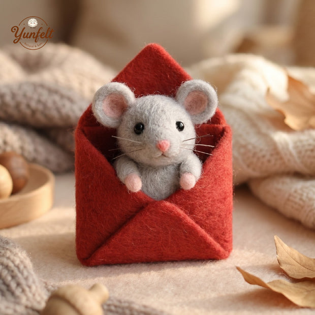 Love Letter Mouse in Red Envelope – Wool Felt Secret Messenger