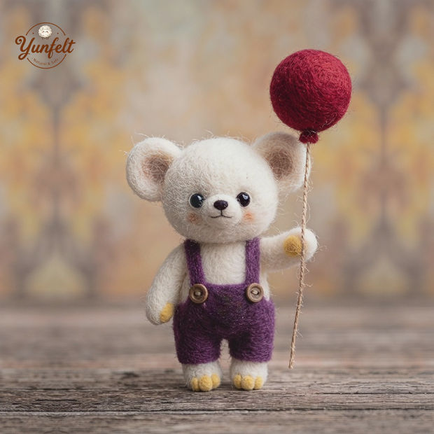Little Dreamer Bear with Balloon – Wool Felt Nostalgic Figurine