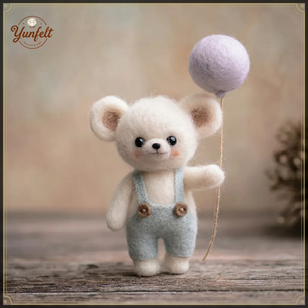 Little Dreamer Bear with Balloon – Wool Felt Nostalgic Figurine