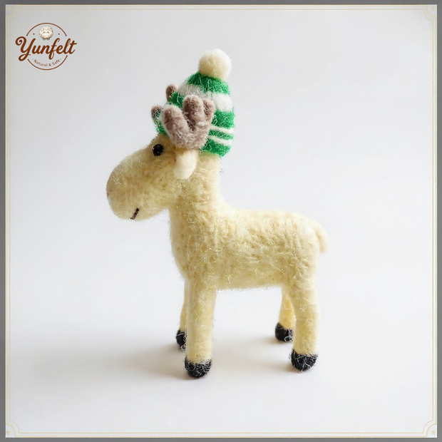 Nordic Winter Moose – Wool Felt Cozy Woodland Desk Pet