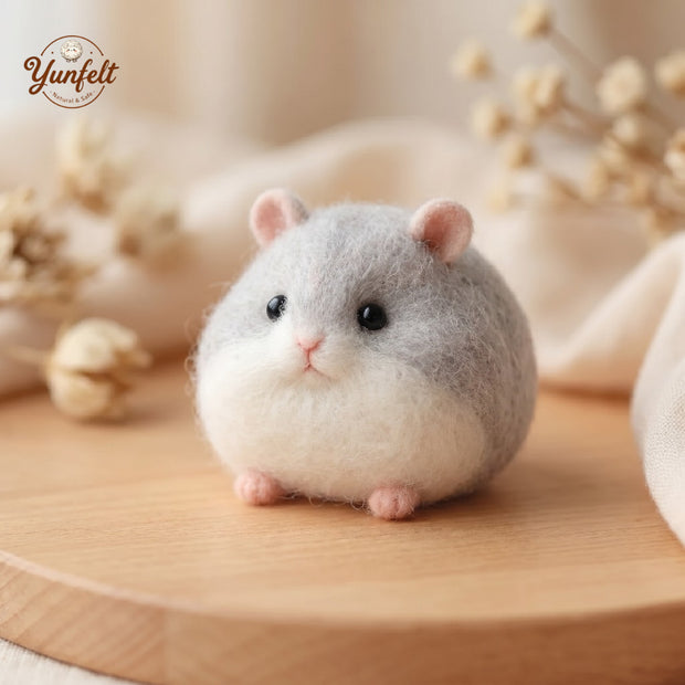 Chubby Round Hamster – Wool Felt Spherical Desk Pet