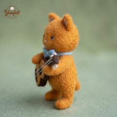 Acoustic Guitar Cat – Wool Felt Musical Desk Companion