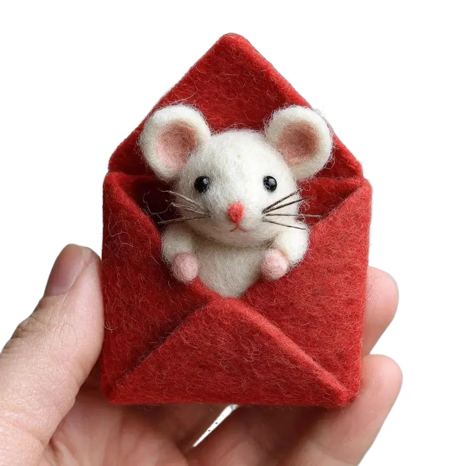 Love Letter Mouse in Red Envelope – Wool Felt Secret Messenger