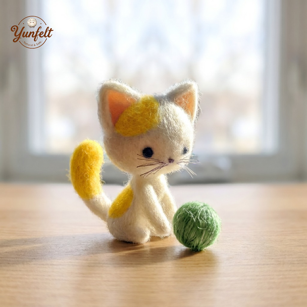 Purple Spotted White Cat with Yarn Ball – Wool Felt Cozy Desk Pet