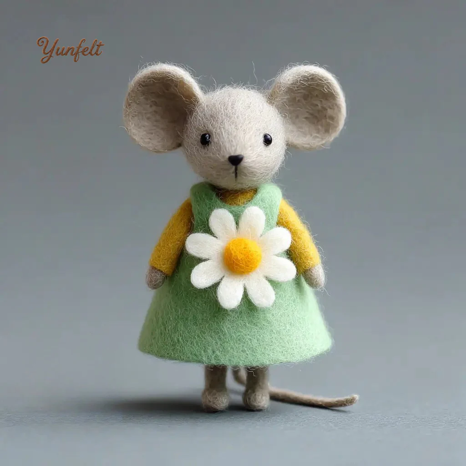Daisy Dress Mouse – Wool Felt Cottagecore Desk Figurine