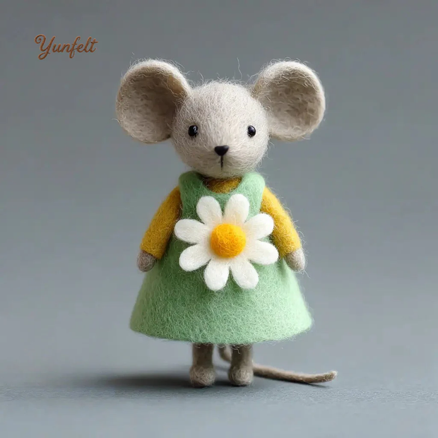 Daisy Dress Mouse – Wool Felt Cottagecore Desk Figurine