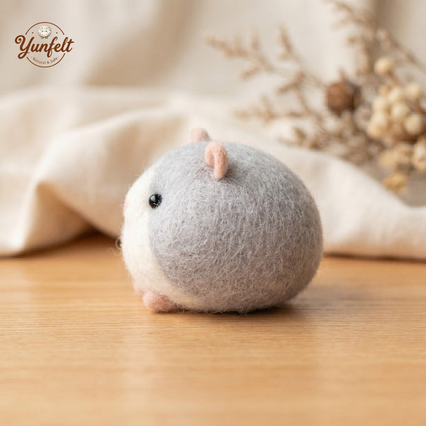 Chubby Round Hamster – Wool Felt Spherical Desk Pet