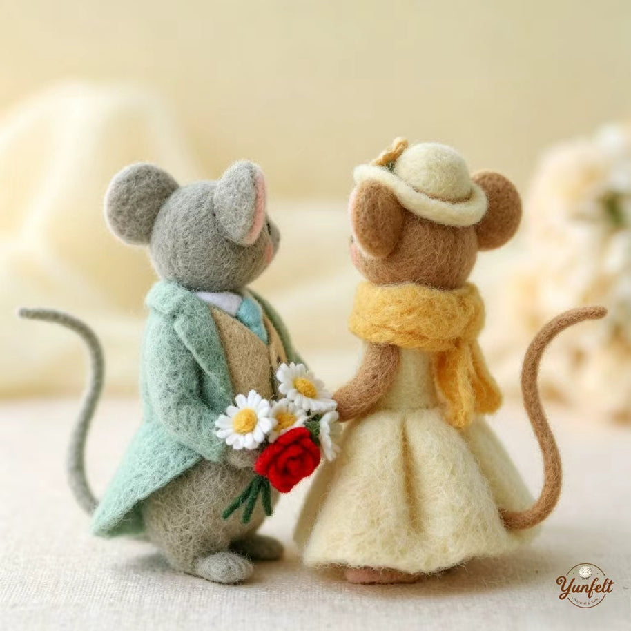 Handmade Wool Felt Wedding Mice Figurine – Romantic Desk Decor Gift