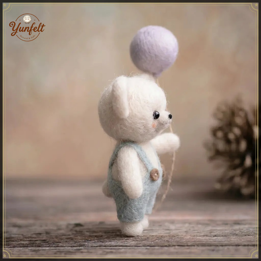 Little Dreamer Bear with Balloon – Wool Felt Nostalgic Figurine