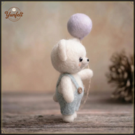 Little Dreamer Bear with Balloon – Wool Felt Nostalgic Figurine