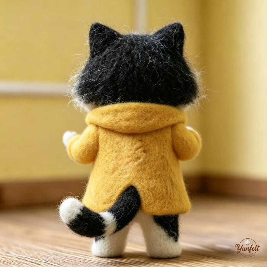 Handmade Wool Felt Violinist Cat Figurine – Musical Desk Decor Gift